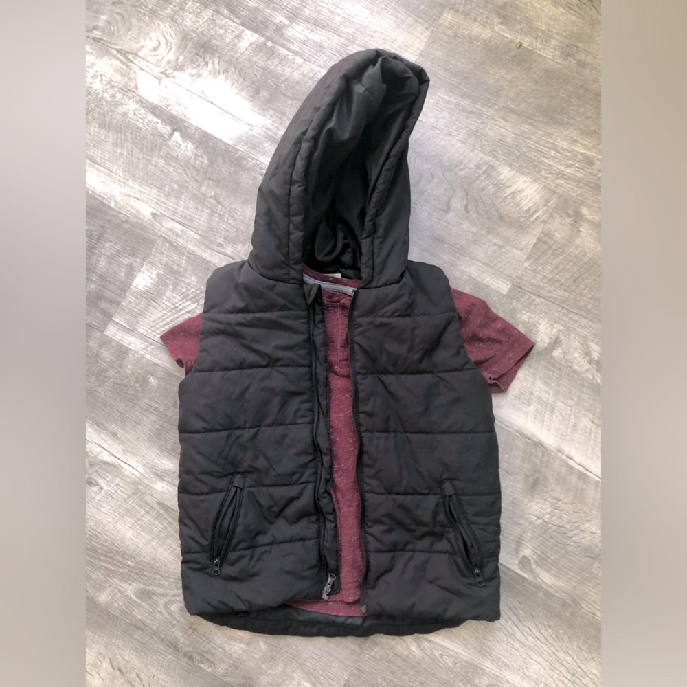 Old Navy & Crazy 8 Pair Black Puffer Vest Burgundy Speckled T Shirt With Buttons